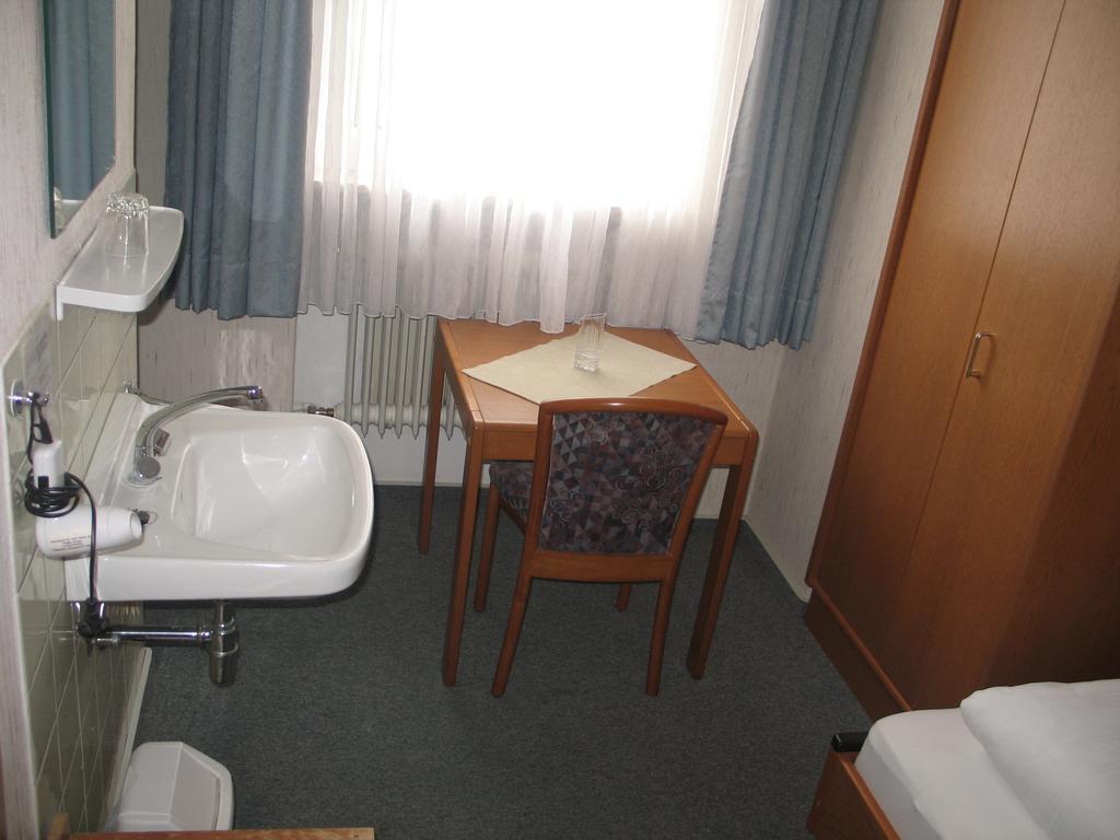 Single Room Private External Bathroom,79585536:JPEG